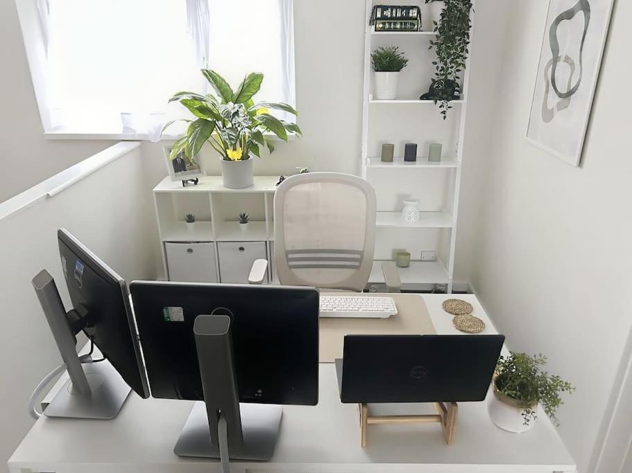 Private Guest House - Double Bedroom, En-Suite And Workspace With Private Entrance, First Floor With No Lift And No Full Kitchen Leicester Ngoại thất bức ảnh